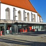 Stadtinformation vor Klosterkirche