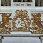 Kusächsisches Wappen an der Orgelempore