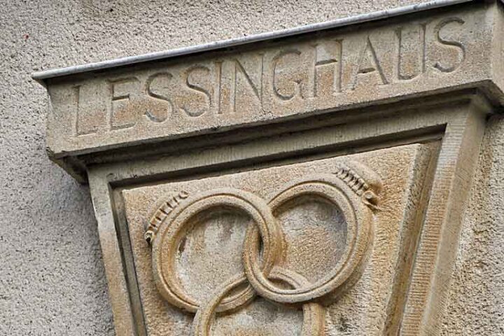 Wappen über dem Eingang