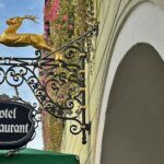 der Goldene Hirsch als Zunftzeichen an der Fassade